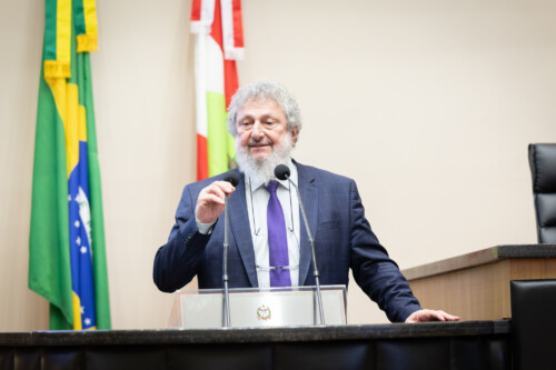 No Dia Internacional da Abelha, Padre Pedro enaltece setor e repercute congresso nacional em Florianópolis
