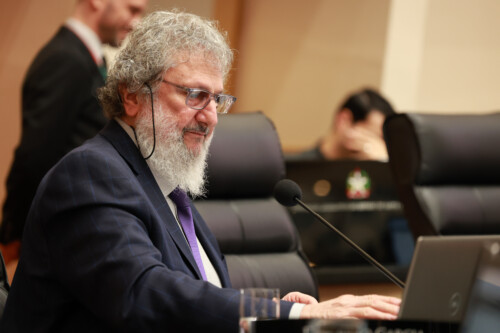 Padre Pedro quer que Secretaria da Educação explique compra de alimentos para 11 regionais
