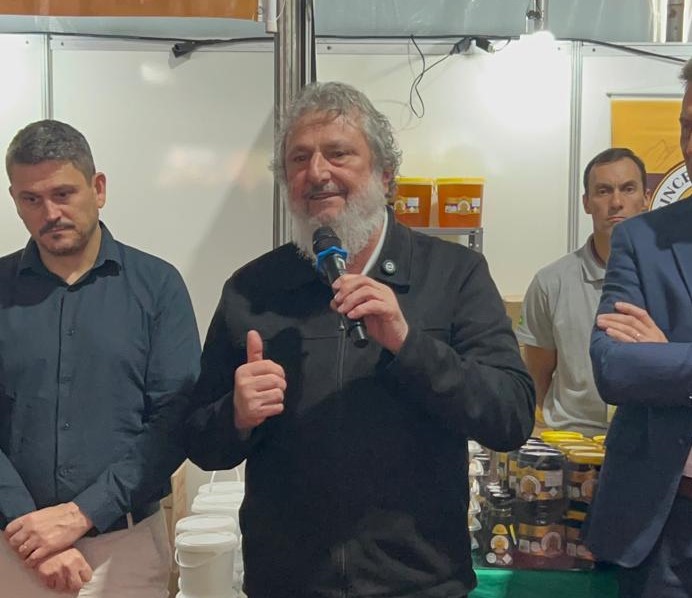 Padre Pedro alerta sobre desastre climático na abertura da 25ª Feira do Mel