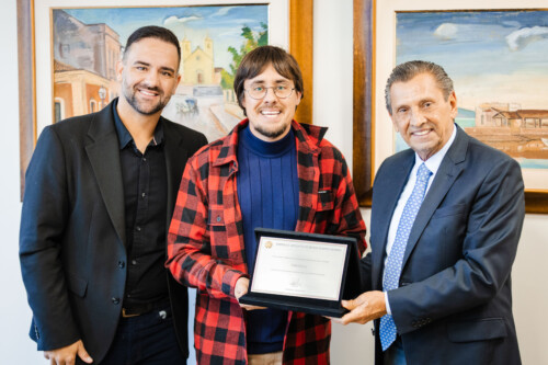 Meteorologista Piter Scheuer recebe homenagem na presidência