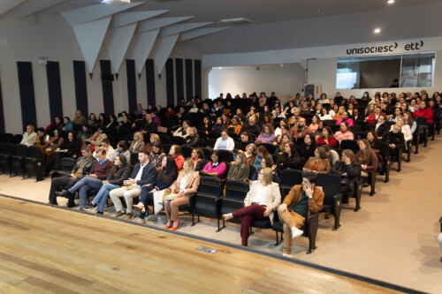 Seminário em Joinville reúne especialistas para debater altas habilidades no contexto educacional