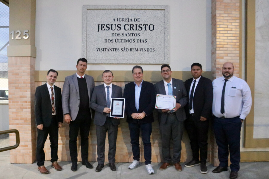 Minotto homenageia Igreja de Jesus Cristo dos Santos dos Últimos Dias pelos 65 anos de atuação