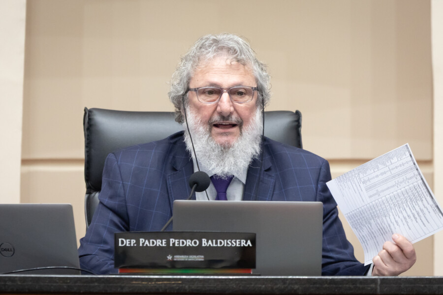 Padre Pedro convoca deputados de SC a liderarem regulamentação da IA com ética