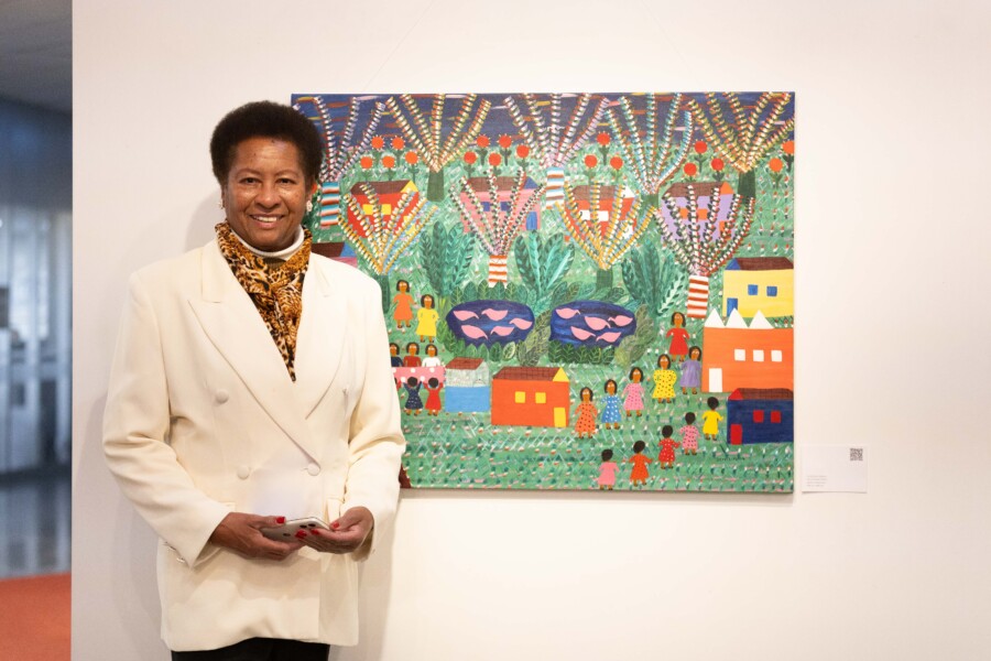 Exposição de Tercília dos Santos apresenta arte naïf com reconhecimento internacional