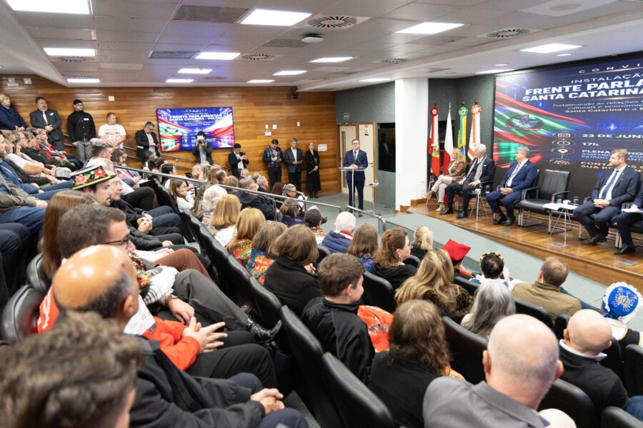 Frente parlamentar foi lançada na tarde desta terça-feira (23), em evento na Alesc