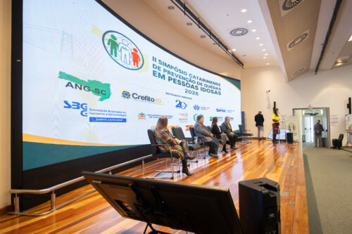 Especialistas discutem prevenção de quedas em pessoas idosas durante simpósio na Alesc