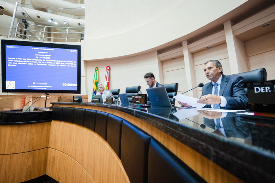 Sessão ordinária da Alesc, realizada na tarde desta terça-feira (30)