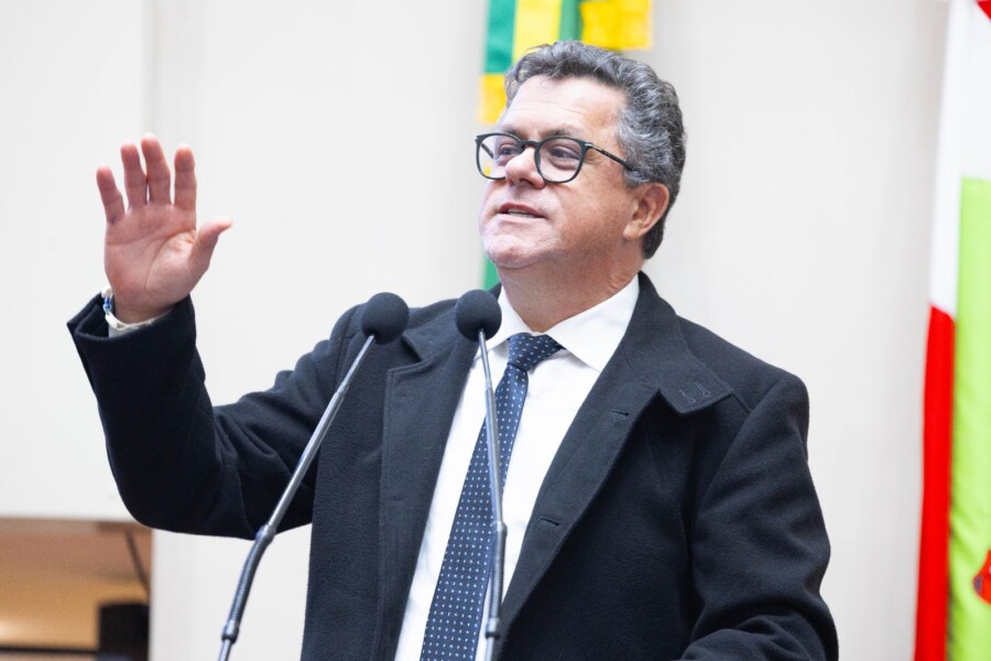 Deputado Ivan Naatz (PL) abordou o tema na tribuna da Alesc. (Divulgação). 