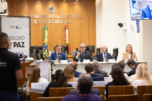 TRE-SC apresenta cenário das eleições 2026 e alerta para desafios como inteligência artificial, desinformação e riscos climáticos