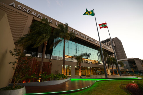 Jardim da Cidadania Catarinense transforma área externa da Alesc em espaço de convivência e contemplação