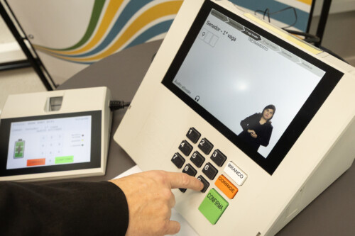 Acessibilidade das urnas eletrônicas
