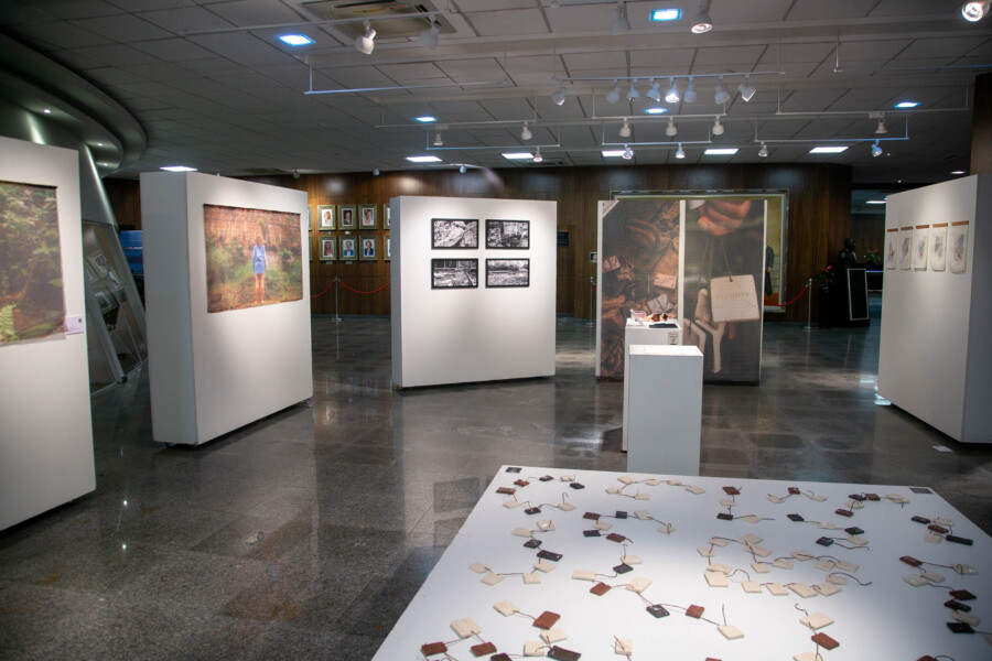 Registro da exposição Ruínas: Fragmentos Poéticos