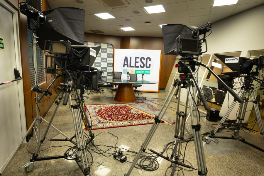Bastidores da preparação para a cobertura das Eleições 2026 na Alesc